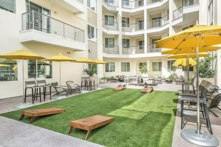 Paradise Cozysuites With Pool And Jacuzzi 11 凤凰城 外观 照片