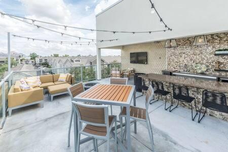 Paradise Cozysuites With Pool And Jacuzzi 11 凤凰城 外观 照片
