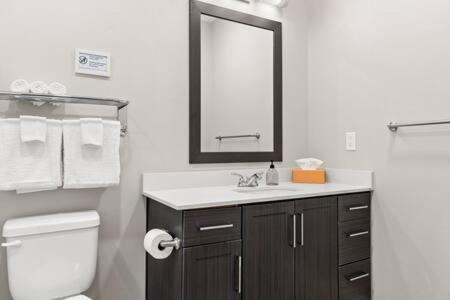 Paradise Cozysuites With Pool And Jacuzzi 11 凤凰城 外观 照片