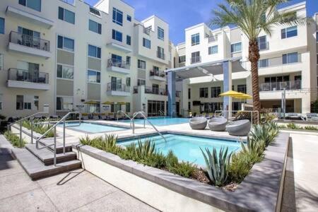Paradise Cozysuites With Pool And Jacuzzi 11 凤凰城 外观 照片