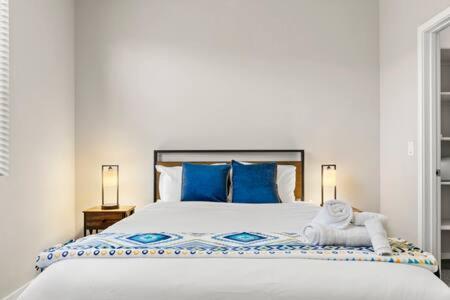 Paradise Cozysuites With Pool And Jacuzzi 11 凤凰城 外观 照片